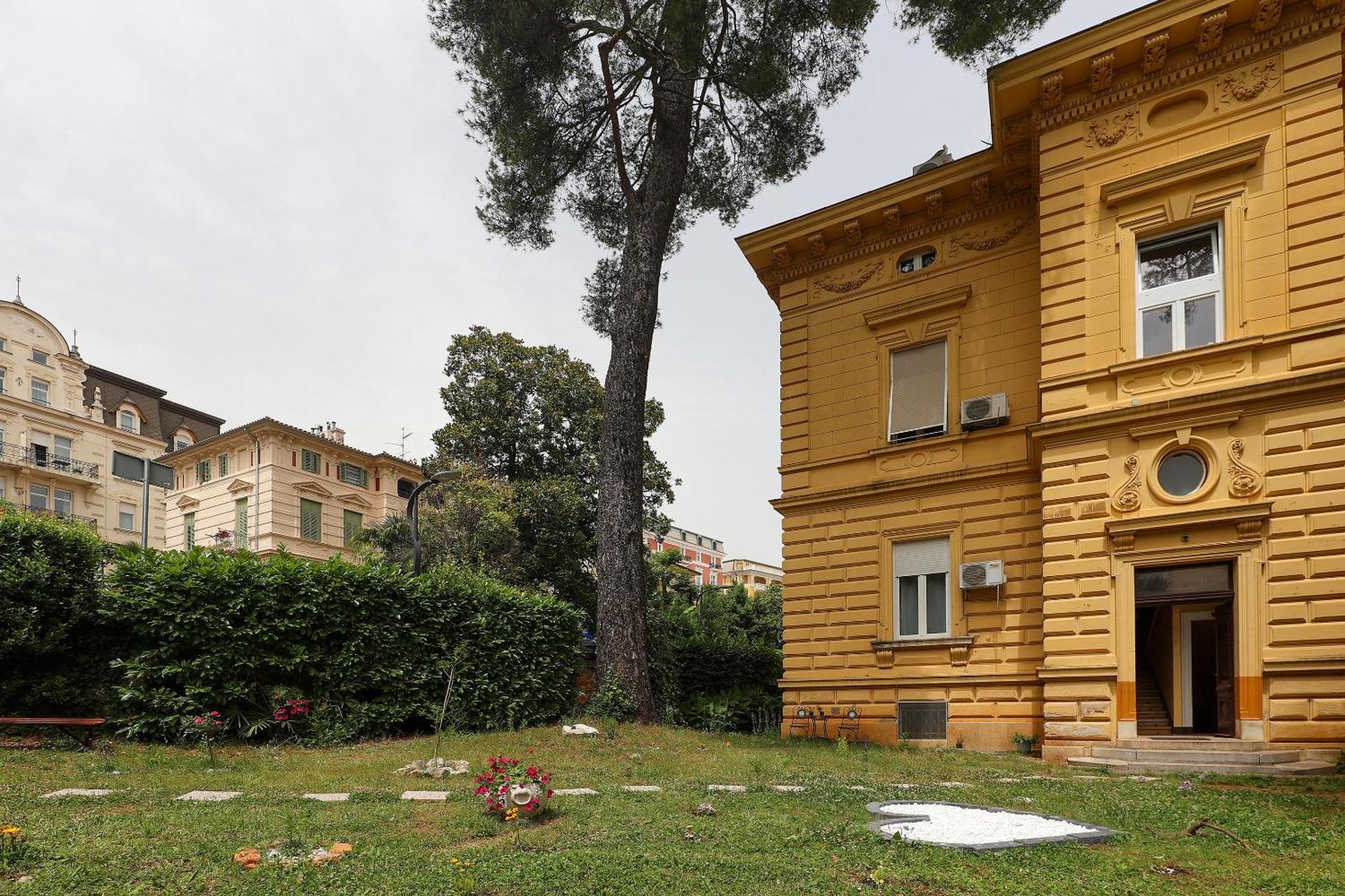 Apartman La Verita 1 St Line With Garden